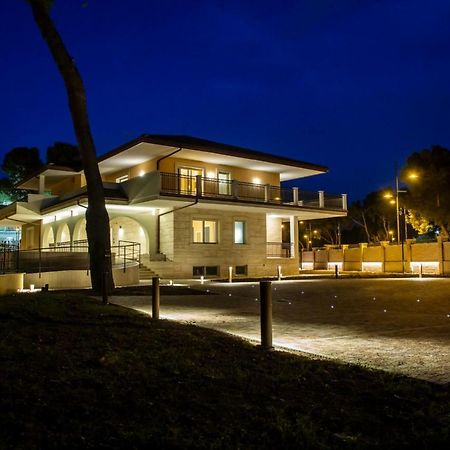 Aurum Suites Пескара Екстер'єр фото