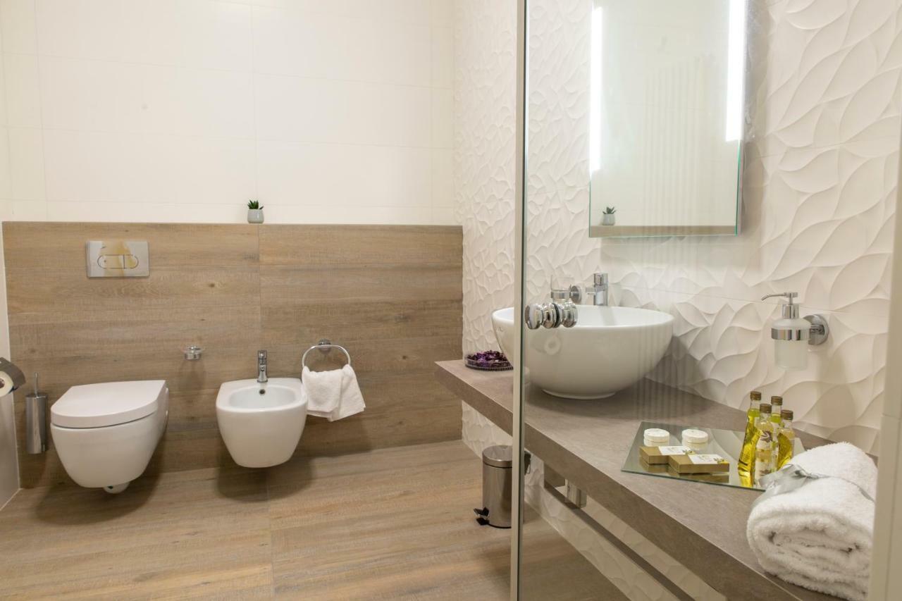 Aurum Suites Пескара Екстер'єр фото