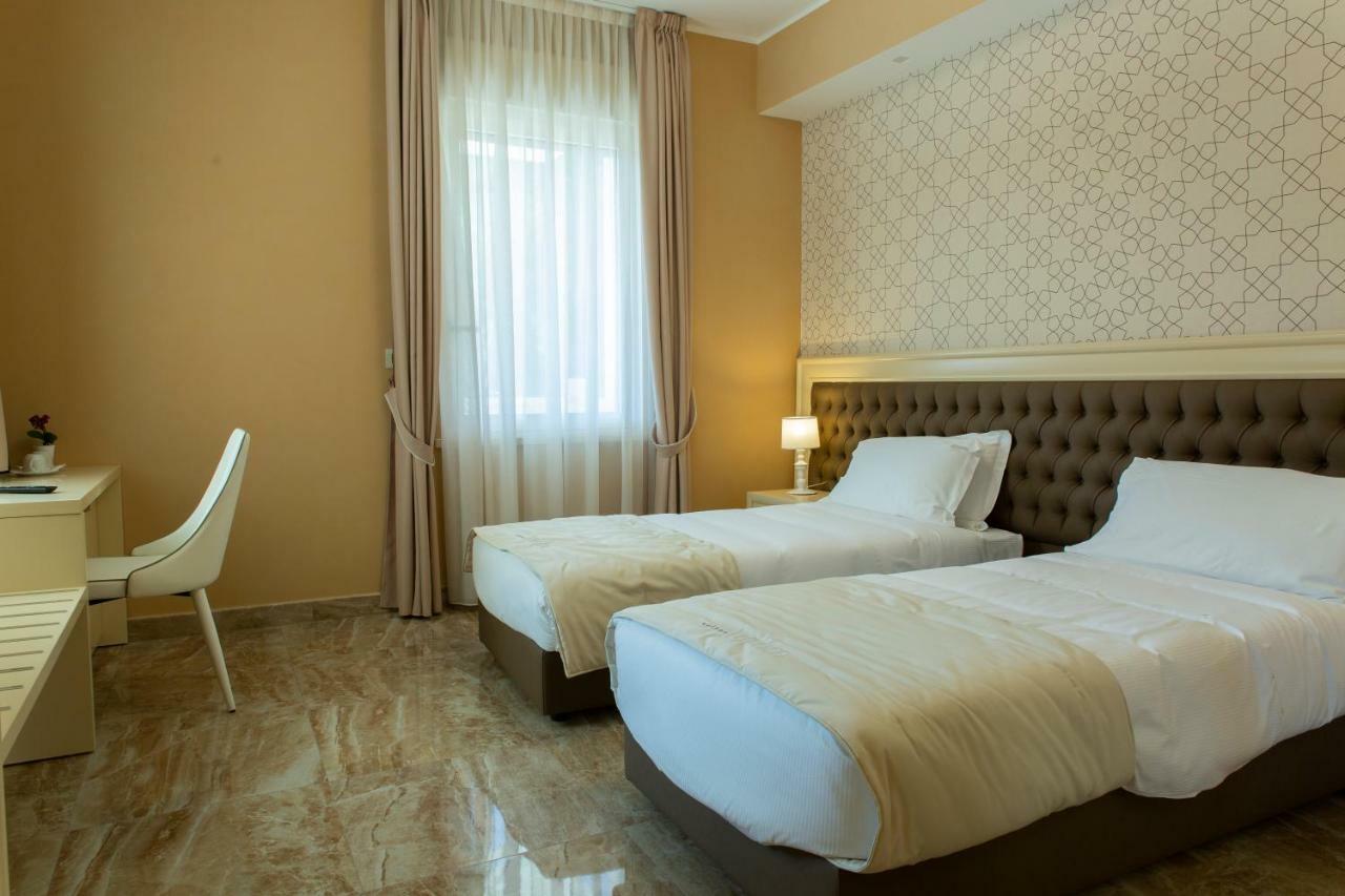 Aurum Suites Пескара Екстер'єр фото