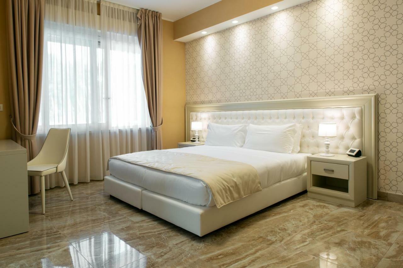 Aurum Suites Пескара Екстер'єр фото