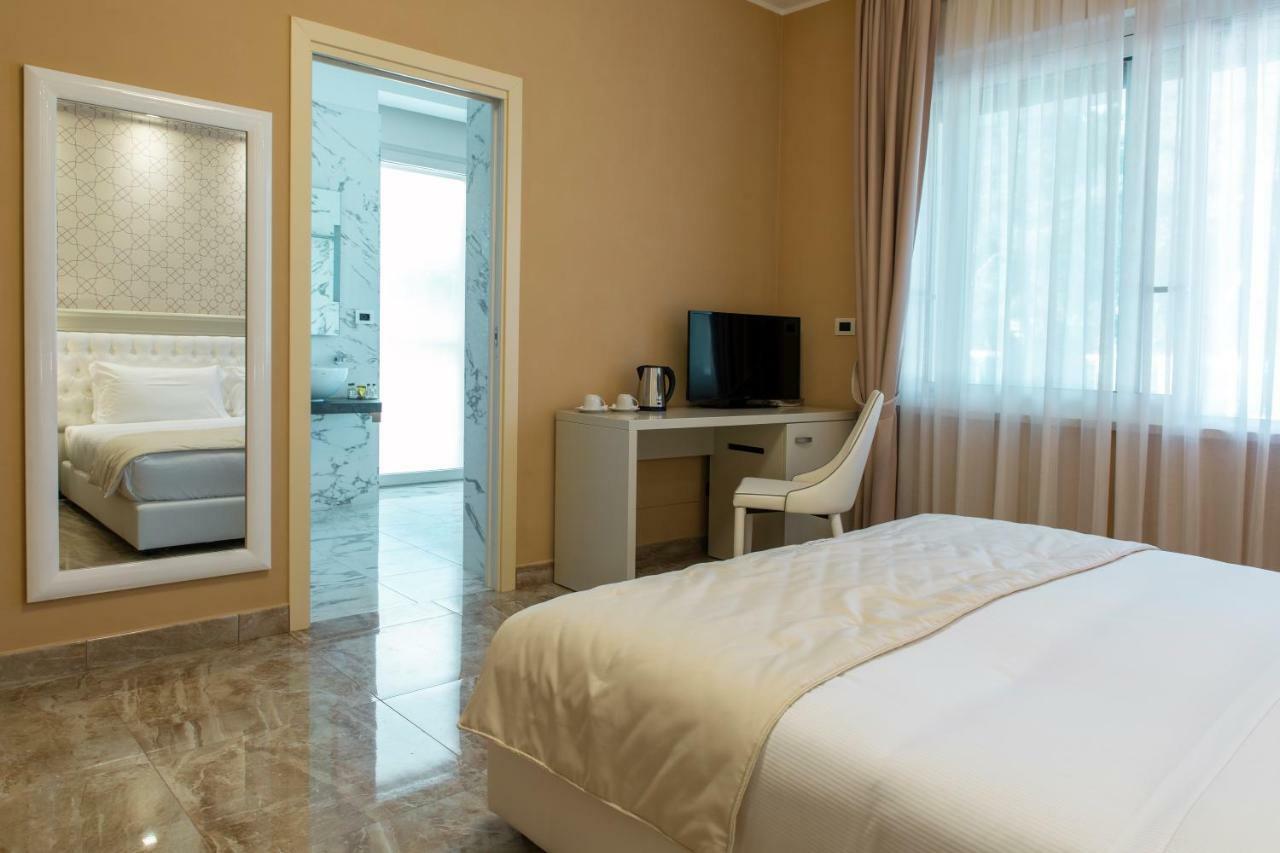 Aurum Suites Пескара Екстер'єр фото