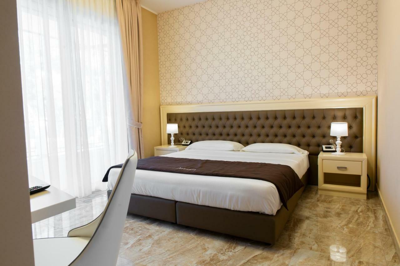 Aurum Suites Пескара Екстер'єр фото
