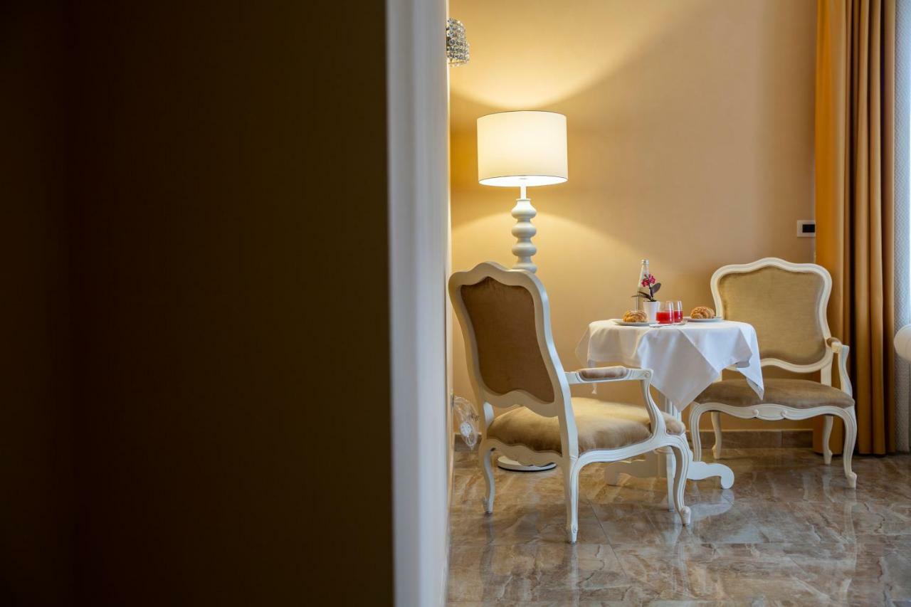 Aurum Suites Пескара Екстер'єр фото