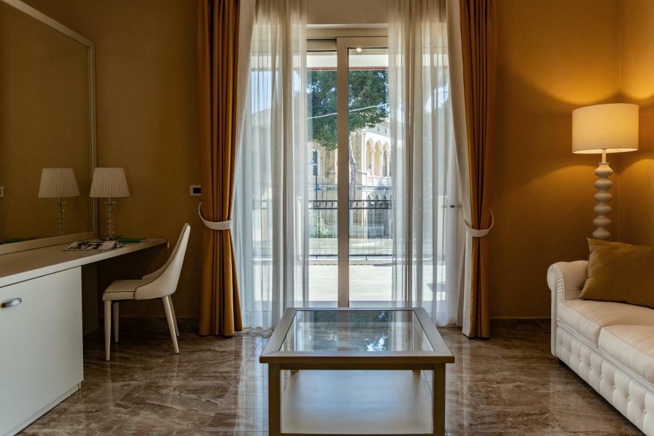 Aurum Suites Пескара Екстер'єр фото